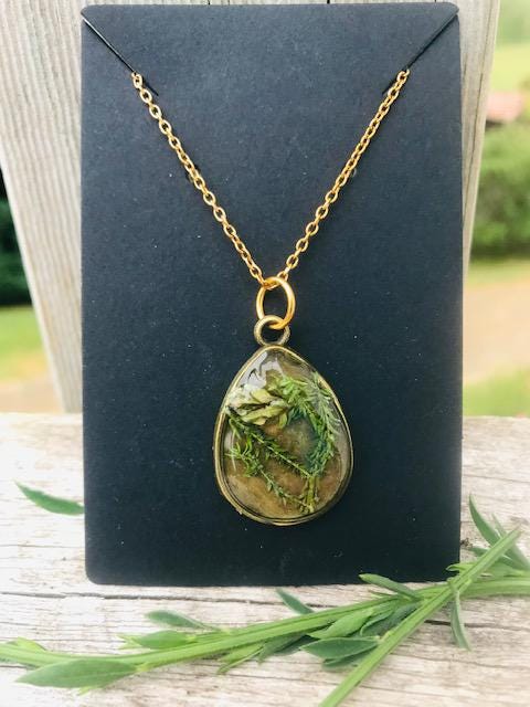 Botanical Vintage Style Necklace